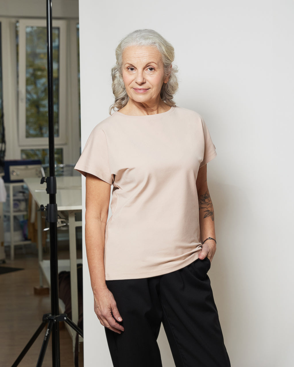 Футболка жіноча з кроєм по косій